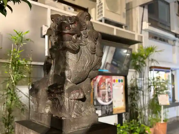 烏森神社の{uncategorized: "未分類", other: "その他", undefined: "問題あり", building: "その他建物", grave: "お墓", sacred_gate: "鳥居", guardian: "狛犬", statue: "像", buddha: "仏像", history: "歴史", nature: "自然", garden: "庭園", animal: "動物", pagoda: "塔", temizu: "手水舎", mountain_gate: "山門・神門", sanctuary: "本殿・本堂", subordinate: "末社・摂社", art: "芸術", scenery: "景色", jizo: "地蔵", ema: "絵馬", goshuin: "御朱印", omikuji: "おみくじ", items: "授与品その他", amulet: "お守り", goshuincho: "御朱印帳", eats: "食事", festival: "お祭り", votive_dance: "神楽", shichigosan: "七五三参", wedding: "結婚式", experience: "体験その他", initially: "初詣", around: "周辺", anti_infection: "感染症対策"}