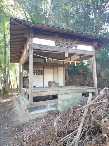 手白神社の{uncategorized: "未分類", other: "その他", undefined: "問題あり", building: "その他建物", grave: "お墓", sacred_gate: "鳥居", guardian: "狛犬", statue: "像", buddha: "仏像", history: "歴史", nature: "自然", garden: "庭園", animal: "動物", pagoda: "塔", temizu: "手水舎", mountain_gate: "山門・神門", sanctuary: "本殿・本堂", subordinate: "末社・摂社", art: "芸術", scenery: "景色", jizo: "地蔵", ema: "絵馬", goshuin: "御朱印", omikuji: "おみくじ", items: "授与品その他", amulet: "お守り", goshuincho: "御朱印帳", eats: "食事", festival: "お祭り", votive_dance: "神楽", shichigosan: "七五三参", wedding: "結婚式", experience: "体験その他", initially: "初詣", around: "周辺", anti_infection: "感染症対策"}