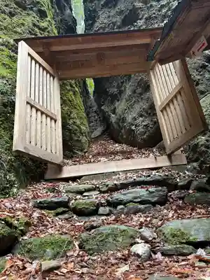 岩屋寺奥の院(白山権現)(愛媛県)
