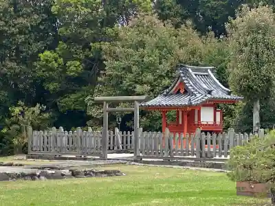 杉本神社（正倉院境内社）の{uncategorized: "未分類", other: "その他", undefined: "問題あり", building: "その他建物", grave: "お墓", sacred_gate: "鳥居", guardian: "狛犬", statue: "像", buddha: "仏像", history: "歴史", nature: "自然", garden: "庭園", animal: "動物", pagoda: "塔", temizu: "手水舎", mountain_gate: "山門・神門", sanctuary: "本殿・本堂", subordinate: "末社・摂社", art: "芸術", scenery: "景色", jizo: "地蔵", ema: "絵馬", goshuin: "御朱印", omikuji: "おみくじ", items: "授与品その他", amulet: "お守り", goshuincho: "御朱印帳", eats: "食事", festival: "お祭り", votive_dance: "神楽", shichigosan: "七五三参", wedding: "結婚式", experience: "体験その他", initially: "初詣", around: "周辺", anti_infection: "感染症対策"}