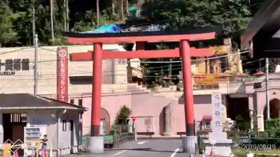 高尾山麓氷川神社の鳥居