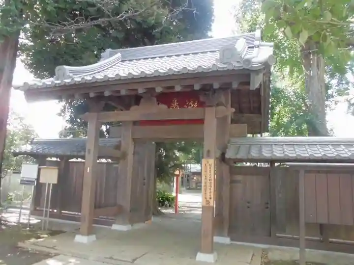 明王院(満願寺別院)の山門・神門