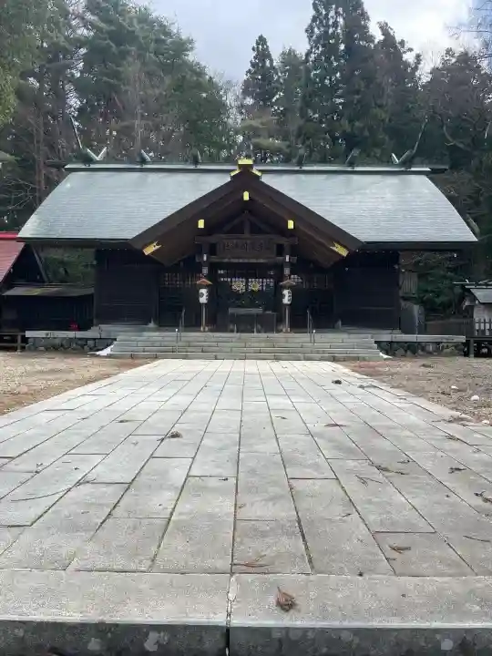 岩手護國神社の{uncategorized: "未分類", other: "その他", undefined: "問題あり", building: "その他建物", grave: "お墓", sacred_gate: "鳥居", guardian: "狛犬", statue: "像", buddha: "仏像", history: "歴史", nature: "自然", garden: "庭園", animal: "動物", pagoda: "塔", temizu: "手水舎", mountain_gate: "山門・神門", sanctuary: "本殿・本堂", subordinate: "末社・摂社", art: "芸術", scenery: "景色", jizo: "地蔵", ema: "絵馬", goshuin: "御朱印", omikuji: "おみくじ", items: "授与品その他", amulet: "お守り", goshuincho: "御朱印帳", eats: "食事", festival: "お祭り", votive_dance: "神楽", shichigosan: "七五三参", wedding: "結婚式", experience: "体験その他", initially: "初詣", around: "周辺", anti_infection: "感染症対策"}