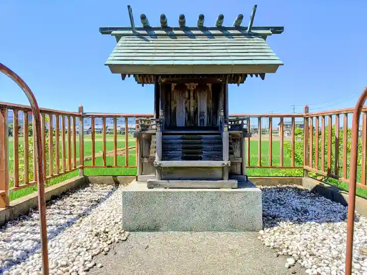 神明社(稲狐)の本殿・本堂