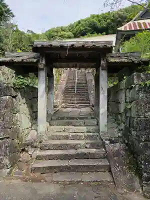石水寺の{uncategorized: "未分類", other: "その他", undefined: "問題あり", building: "その他建物", grave: "お墓", sacred_gate: "鳥居", guardian: "狛犬", statue: "像", buddha: "仏像", history: "歴史", nature: "自然", garden: "庭園", animal: "動物", pagoda: "塔", temizu: "手水舎", mountain_gate: "山門・神門", sanctuary: "本殿・本堂", subordinate: "末社・摂社", art: "芸術", scenery: "景色", jizo: "地蔵", ema: "絵馬", goshuin: "御朱印", omikuji: "おみくじ", items: "授与品その他", amulet: "お守り", goshuincho: "御朱印帳", eats: "食事", festival: "お祭り", votive_dance: "神楽", shichigosan: "七五三参", wedding: "結婚式", experience: "体験その他", initially: "初詣", around: "周辺", anti_infection: "感染症対策"}