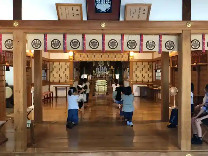 白山神社の本殿