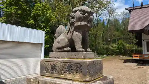 女満別神社の狛犬