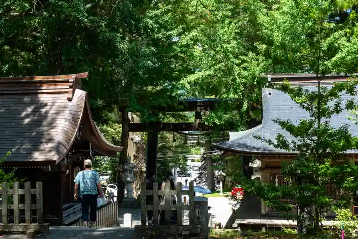 諏訪大社上社前宮(長野県)