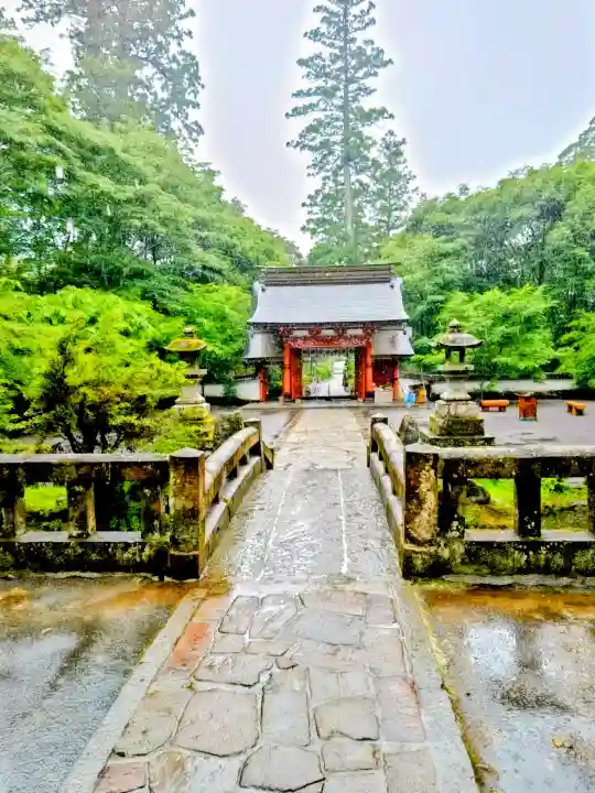宇奈岐日女神社の山門・神門