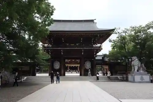 寒川神社の山門・神門