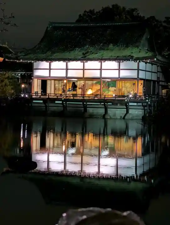 平安神宮の{uncategorized: "未分類", other: "その他", undefined: "問題あり", building: "その他建物", grave: "お墓", sacred_gate: "鳥居", guardian: "狛犬", statue: "像", buddha: "仏像", history: "歴史", nature: "自然", garden: "庭園", animal: "動物", pagoda: "塔", temizu: "手水舎", mountain_gate: "山門・神門", sanctuary: "本殿・本堂", subordinate: "末社・摂社", art: "芸術", scenery: "景色", jizo: "地蔵", ema: "絵馬", goshuin: "御朱印", omikuji: "おみくじ", items: "授与品その他", amulet: "お守り", goshuincho: "御朱印帳", eats: "食事", festival: "お祭り", votive_dance: "神楽", shichigosan: "七五三参", wedding: "結婚式", experience: "体験その他", initially: "初詣", around: "周辺", anti_infection: "感染症対策"}