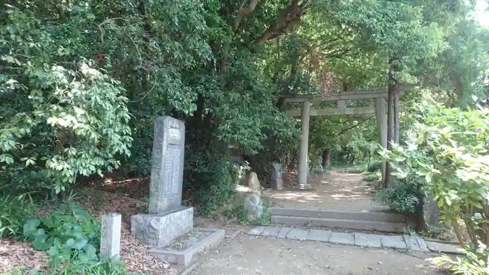 畝尾都多本神社の建物その他