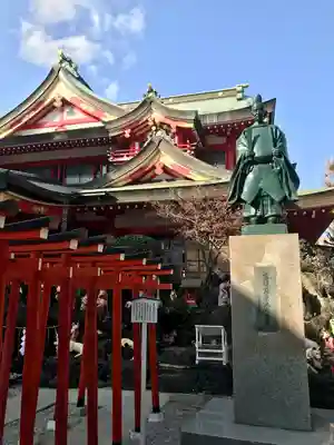 京濱伏見稲荷神社の像