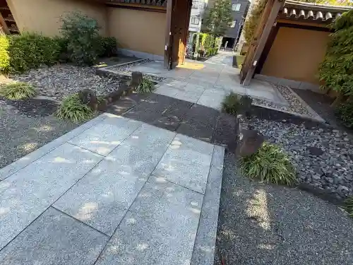 智清寺の{uncategorized: "未分類", other: "その他", undefined: "問題あり", building: "その他建物", grave: "お墓", sacred_gate: "鳥居", guardian: "狛犬", statue: "像", buddha: "仏像", history: "歴史", nature: "自然", garden: "庭園", animal: "動物", pagoda: "塔", temizu: "手水舎", mountain_gate: "山門・神門", sanctuary: "本殿・本堂", subordinate: "末社・摂社", art: "芸術", scenery: "景色", jizo: "地蔵", ema: "絵馬", goshuin: "御朱印", omikuji: "おみくじ", items: "授与品その他", amulet: "お守り", goshuincho: "御朱印帳", eats: "食事", festival: "お祭り", votive_dance: "神楽", shichigosan: "七五三参", wedding: "結婚式", experience: "体験その他", initially: "初詣", around: "周辺", anti_infection: "感染症対策"}