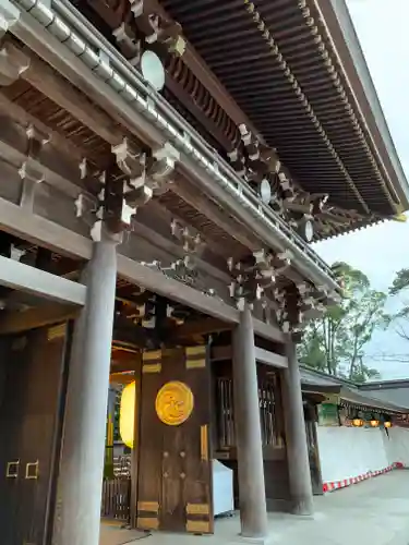 寒川神社の山門