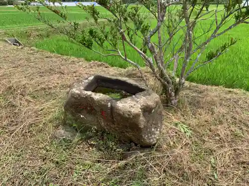 稲荷大明神の手水舎