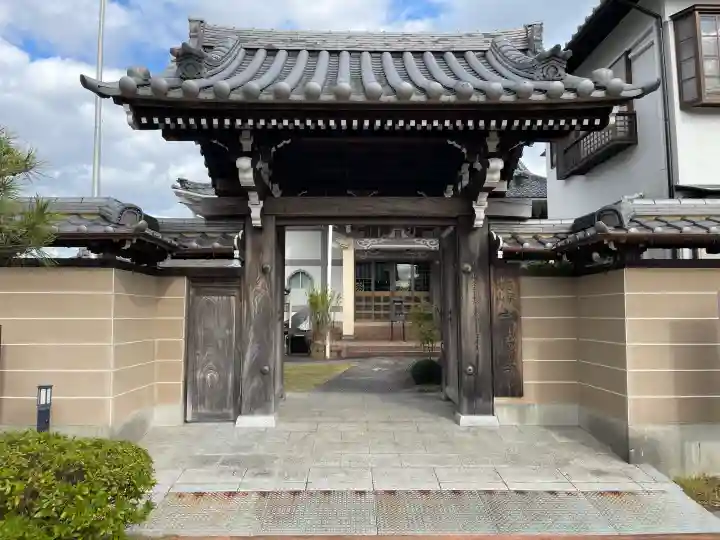 宗長寺の{uncategorized: "未分類", other: "その他", undefined: "問題あり", building: "その他建物", grave: "お墓", sacred_gate: "鳥居", guardian: "狛犬", statue: "像", buddha: "仏像", history: "歴史", nature: "自然", garden: "庭園", animal: "動物", pagoda: "塔", temizu: "手水舎", mountain_gate: "山門・神門", sanctuary: "本殿・本堂", subordinate: "末社・摂社", art: "芸術", scenery: "景色", jizo: "地蔵", ema: "絵馬", goshuin: "御朱印", omikuji: "おみくじ", items: "授与品その他", amulet: "お守り", goshuincho: "御朱印帳", eats: "食事", festival: "お祭り", votive_dance: "神楽", shichigosan: "七五三参", wedding: "結婚式", experience: "体験その他", initially: "初詣", around: "周辺", anti_infection: "感染症対策"}