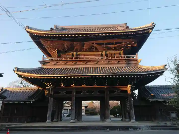 赤羽別院親宣寺の山門・神門