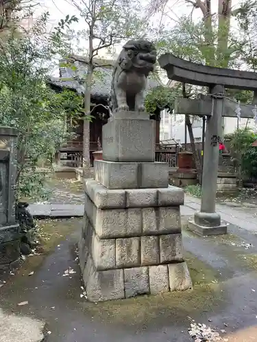 四合稲荷神社の狛犬