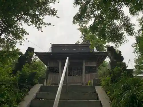 神明神社の本殿