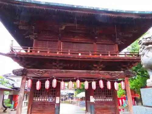 穴切大神社の山門・神門