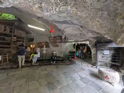 銭洗弁財天宇賀福神社(神奈川県)