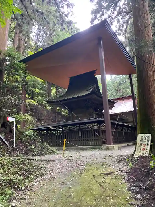 軍刀利神社元社(山梨県)