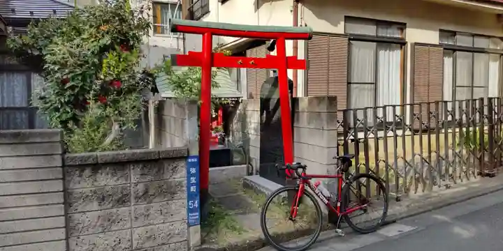 白箭稲荷社の鳥居