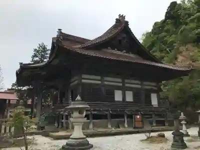 摩尼寺の本殿・本堂