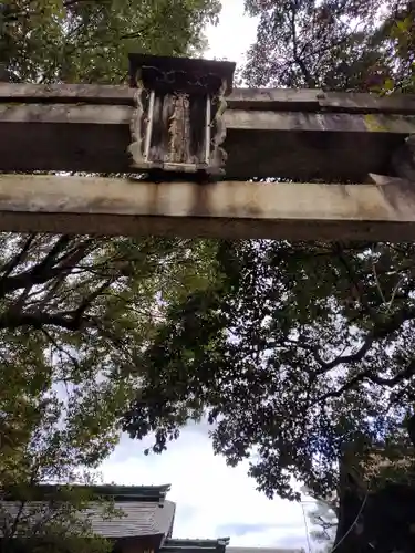 満足稲荷神社の鳥居