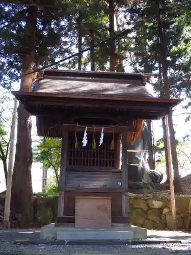 諏訪大社下社秋宮の末社・摂社