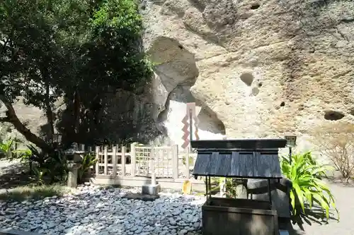 花窟神社の本殿・本堂