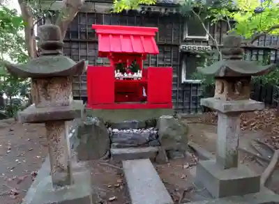 朝日稲荷大明神の本殿・本堂