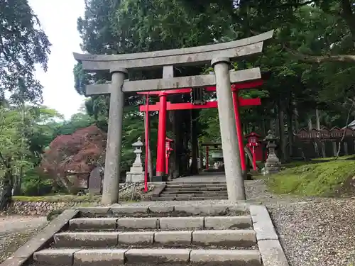 志和稲荷神社の鳥居