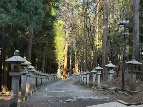 三峯神社の{uncategorized: "未分類", other: "その他", undefined: "問題あり", building: "その他建物", grave: "お墓", sacred_gate: "鳥居", guardian: "狛犬", statue: "像", buddha: "仏像", history: "歴史", nature: "自然", garden: "庭園", animal: "動物", pagoda: "塔", temizu: "手水舎", mountain_gate: "山門・神門", sanctuary: "本殿・本堂", subordinate: "末社・摂社", art: "芸術", scenery: "景色", jizo: "地蔵", ema: "絵馬", goshuin: "御朱印", omikuji: "おみくじ", items: "授与品その他", amulet: "お守り", goshuincho: "御朱印帳", eats: "食事", festival: "お祭り", votive_dance: "神楽", shichigosan: "七五三参", wedding: "結婚式", experience: "体験その他", initially: "初詣", around: "周辺", anti_infection: "感染症対策"}