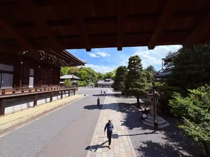 知恩院の{uncategorized: "未分類", other: "その他", undefined: "問題あり", building: "その他建物", grave: "お墓", sacred_gate: "鳥居", guardian: "狛犬", statue: "像", buddha: "仏像", history: "歴史", nature: "自然", garden: "庭園", animal: "動物", pagoda: "塔", temizu: "手水舎", mountain_gate: "山門・神門", sanctuary: "本殿・本堂", subordinate: "末社・摂社", art: "芸術", scenery: "景色", jizo: "地蔵", ema: "絵馬", goshuin: "御朱印", omikuji: "おみくじ", items: "授与品その他", amulet: "お守り", goshuincho: "御朱印帳", eats: "食事", festival: "お祭り", votive_dance: "神楽", shichigosan: "七五三参", wedding: "結婚式", experience: "体験その他", initially: "初詣", around: "周辺", anti_infection: "感染症対策"}