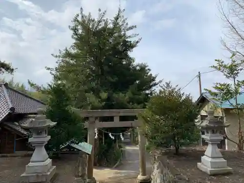 八幡神社の鳥居