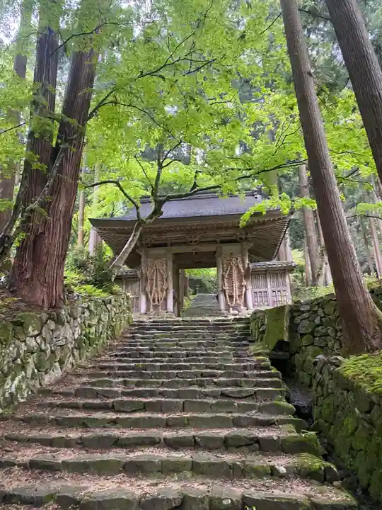百済寺の山門・神門