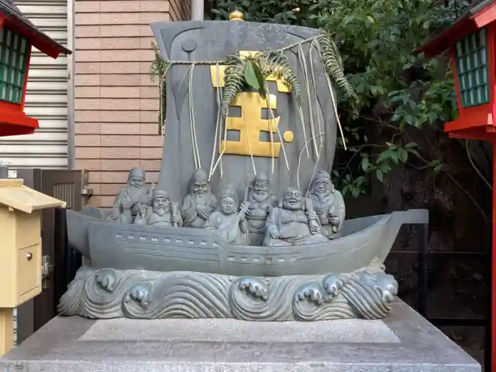 十番稲荷神社の像