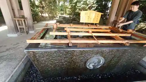 寒川神社の手水舎