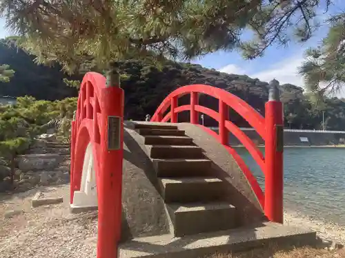 猪鼻湖神社(静岡県)