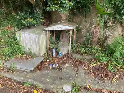 御滝神社の{uncategorized: "未分類", other: "その他", undefined: "問題あり", building: "その他建物", grave: "お墓", sacred_gate: "鳥居", guardian: "狛犬", statue: "像", buddha: "仏像", history: "歴史", nature: "自然", garden: "庭園", animal: "動物", pagoda: "塔", temizu: "手水舎", mountain_gate: "山門・神門", sanctuary: "本殿・本堂", subordinate: "末社・摂社", art: "芸術", scenery: "景色", jizo: "地蔵", ema: "絵馬", goshuin: "御朱印", omikuji: "おみくじ", items: "授与品その他", amulet: "お守り", goshuincho: "御朱印帳", eats: "食事", festival: "お祭り", votive_dance: "神楽", shichigosan: "七五三参", wedding: "結婚式", experience: "体験その他", initially: "初詣", around: "周辺", anti_infection: "感染症対策"}