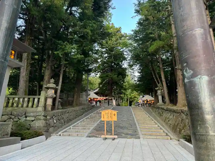 諏訪大社下社秋宮(長野県)