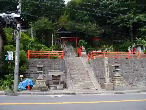 関蝉丸神社上社の建物その他