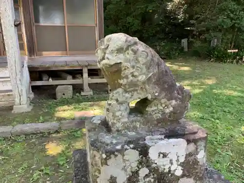 諏訪神社の狛犬