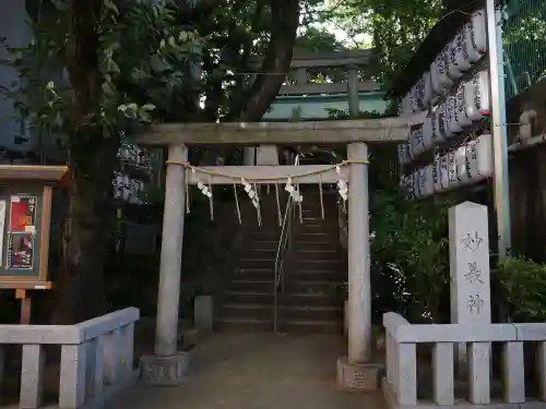 駒込妙義神社の鳥居