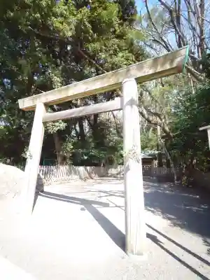 熱田神宮攝社 下知我麻神社の{uncategorized: "未分類", other: "その他", undefined: "問題あり", building: "その他建物", grave: "お墓", sacred_gate: "鳥居", guardian: "狛犬", statue: "像", buddha: "仏像", history: "歴史", nature: "自然", garden: "庭園", animal: "動物", pagoda: "塔", temizu: "手水舎", mountain_gate: "山門・神門", sanctuary: "本殿・本堂", subordinate: "末社・摂社", art: "芸術", scenery: "景色", jizo: "地蔵", ema: "絵馬", goshuin: "御朱印", omikuji: "おみくじ", items: "授与品その他", amulet: "お守り", goshuincho: "御朱印帳", eats: "食事", festival: "お祭り", votive_dance: "神楽", shichigosan: "七五三参", wedding: "結婚式", experience: "体験その他", initially: "初詣", around: "周辺", anti_infection: "感染症対策"}