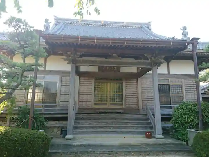 乗願寺の本殿・本堂