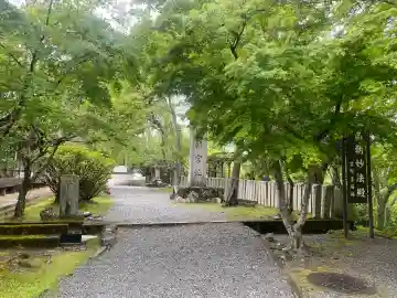 南朝妙法院の{uncategorized: "未分類", other: "その他", undefined: "問題あり", building: "その他建物", grave: "お墓", sacred_gate: "鳥居", guardian: "狛犬", statue: "像", buddha: "仏像", history: "歴史", nature: "自然", garden: "庭園", animal: "動物", pagoda: "塔", temizu: "手水舎", mountain_gate: "山門・神門", sanctuary: "本殿・本堂", subordinate: "末社・摂社", art: "芸術", scenery: "景色", jizo: "地蔵", ema: "絵馬", goshuin: "御朱印", omikuji: "おみくじ", items: "授与品その他", amulet: "お守り", goshuincho: "御朱印帳", eats: "食事", festival: "お祭り", votive_dance: "神楽", shichigosan: "七五三参", wedding: "結婚式", experience: "体験その他", initially: "初詣", around: "周辺", anti_infection: "感染症対策"}