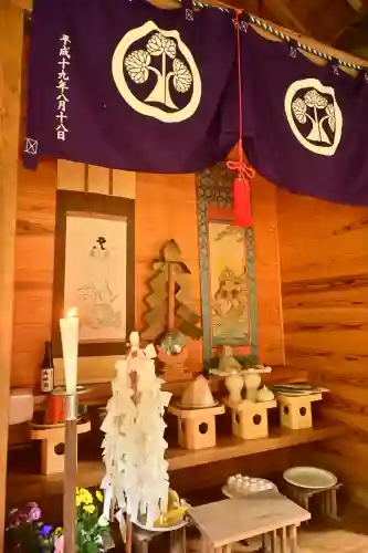 郡殿の池弁財天社(新潟県)